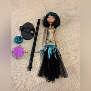 FIRST WAVE 2008 MATTEL MONSTER HIGH GHOULS RULE CLEO DE NILE DOLL
